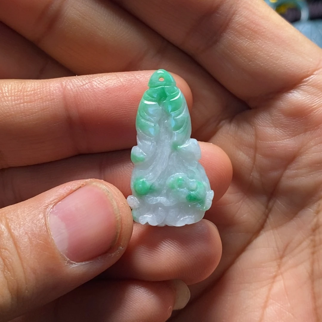 翡翠未镶嵌颈饰天然缅甸翡翠A货飘花白菜百财吊坠