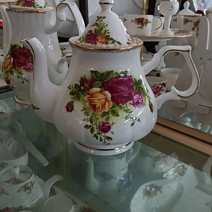 骨质瓷玫瑰手工拍金1200茶壶