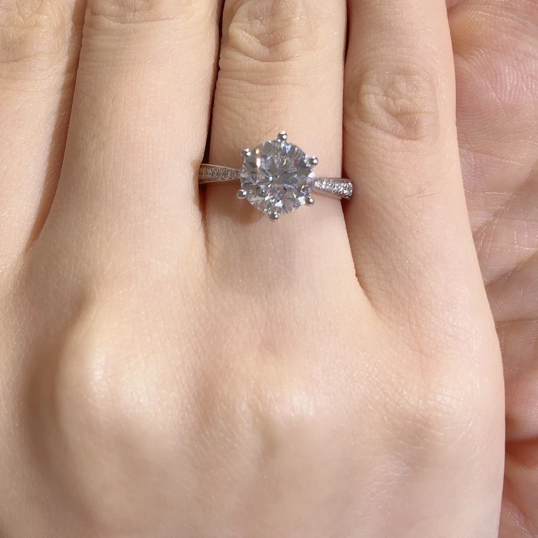 觅***儿铂Pt950镶嵌实验室培育钻石12圈