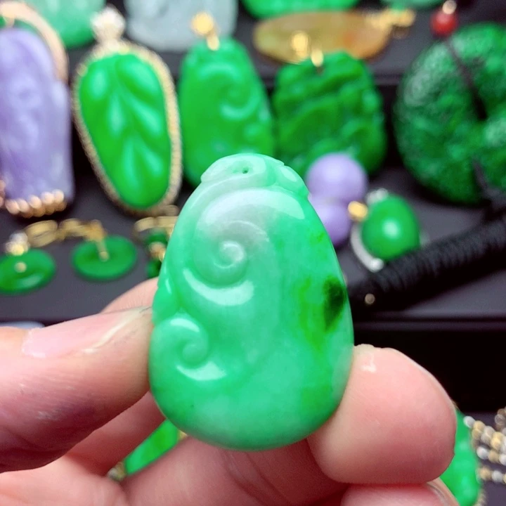 翡翠未镶嵌吊坠(不含链)