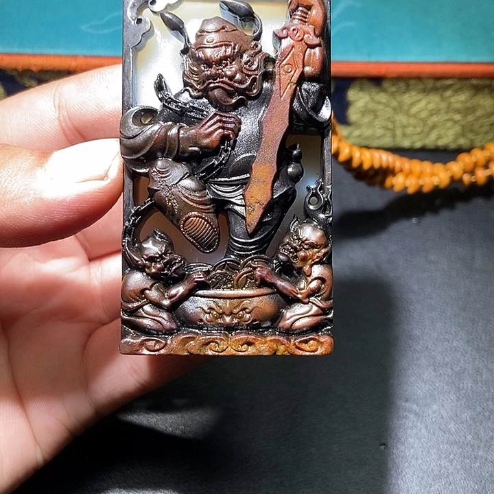 逆***行和田玉未镶嵌颈饰CC