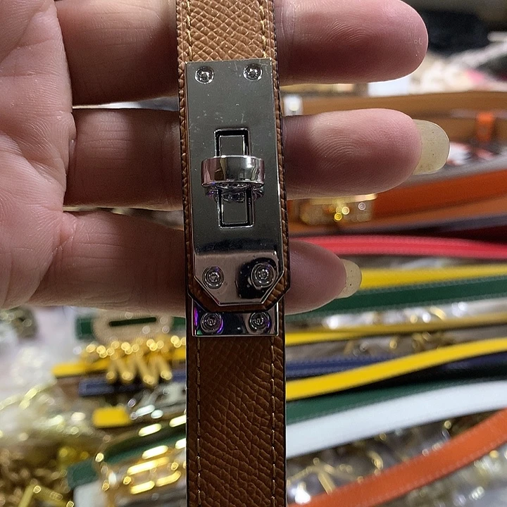 无纺布皮革金棕色凯利腰带