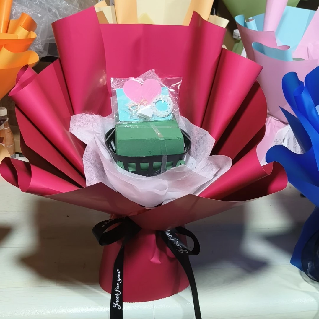 花束半成品包装鲜花烟花束包装零食花束棒棒糖花束榴莲花水果花束