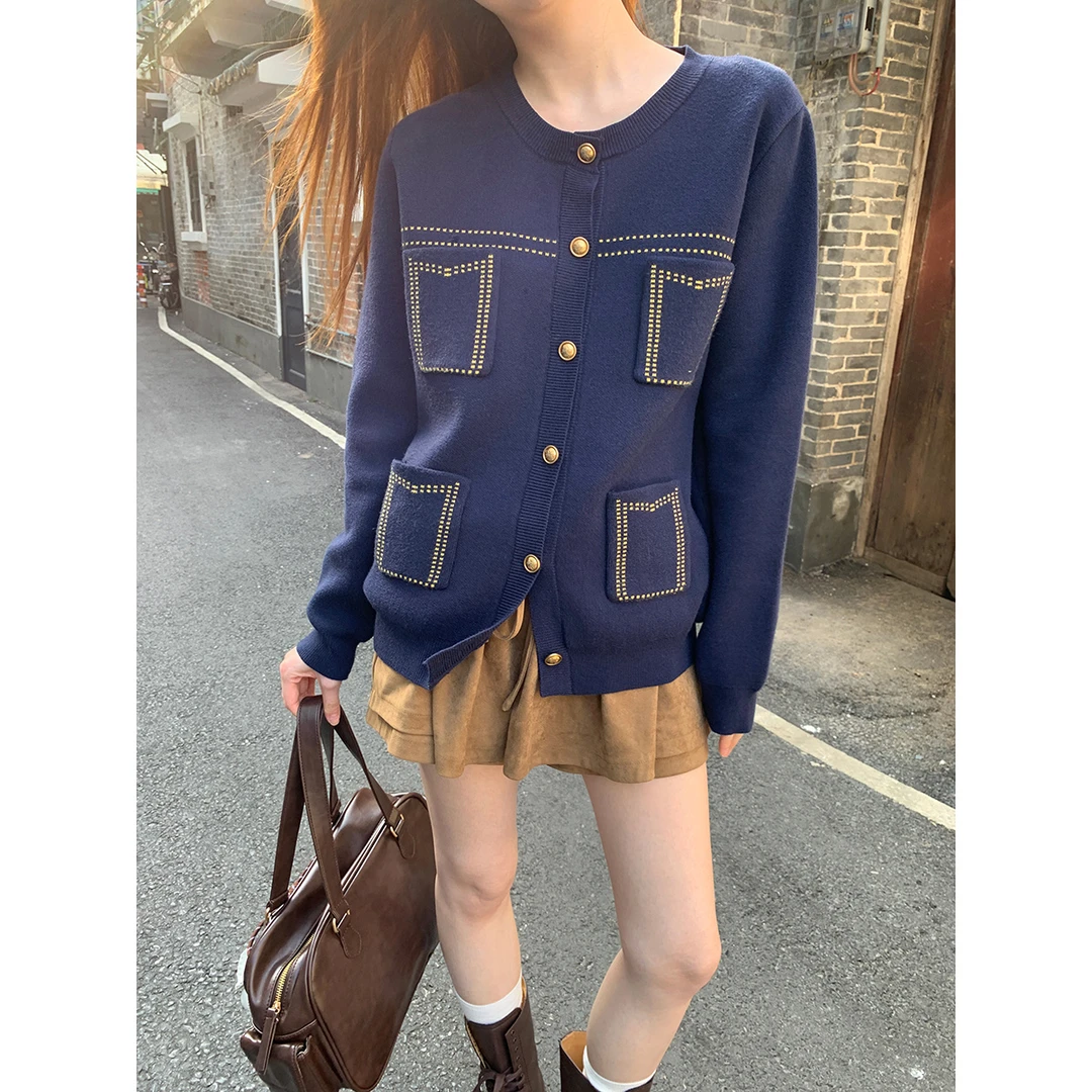 小香风针织开衫女2025春秋气质少女千金洋气休闲排扣毛衣长袖上衣