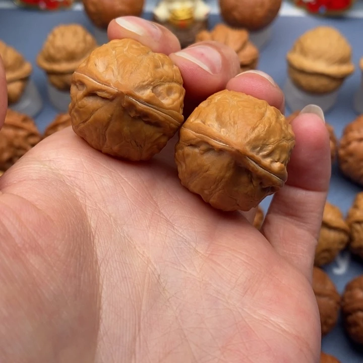 文玩核桃把件水晶蟾