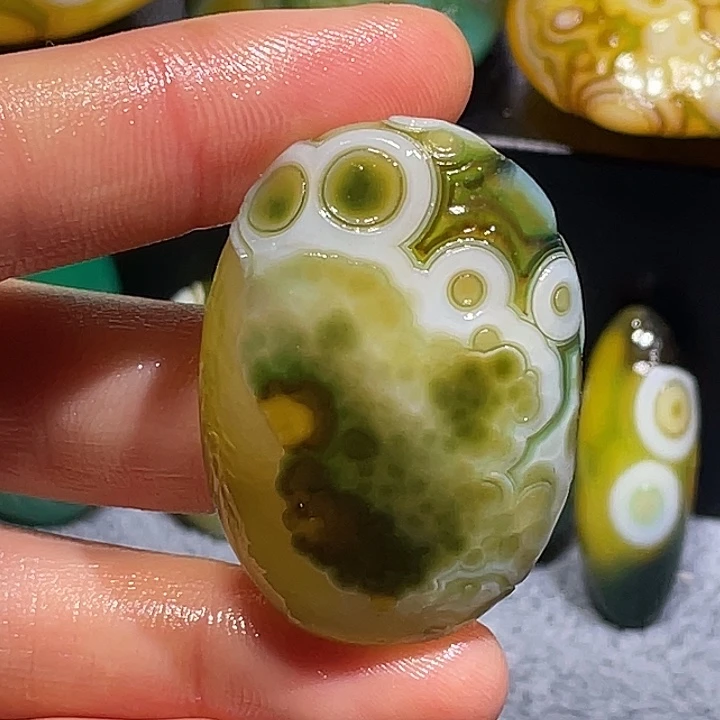 玛瑙/玉髓未镶嵌珠宝奇石