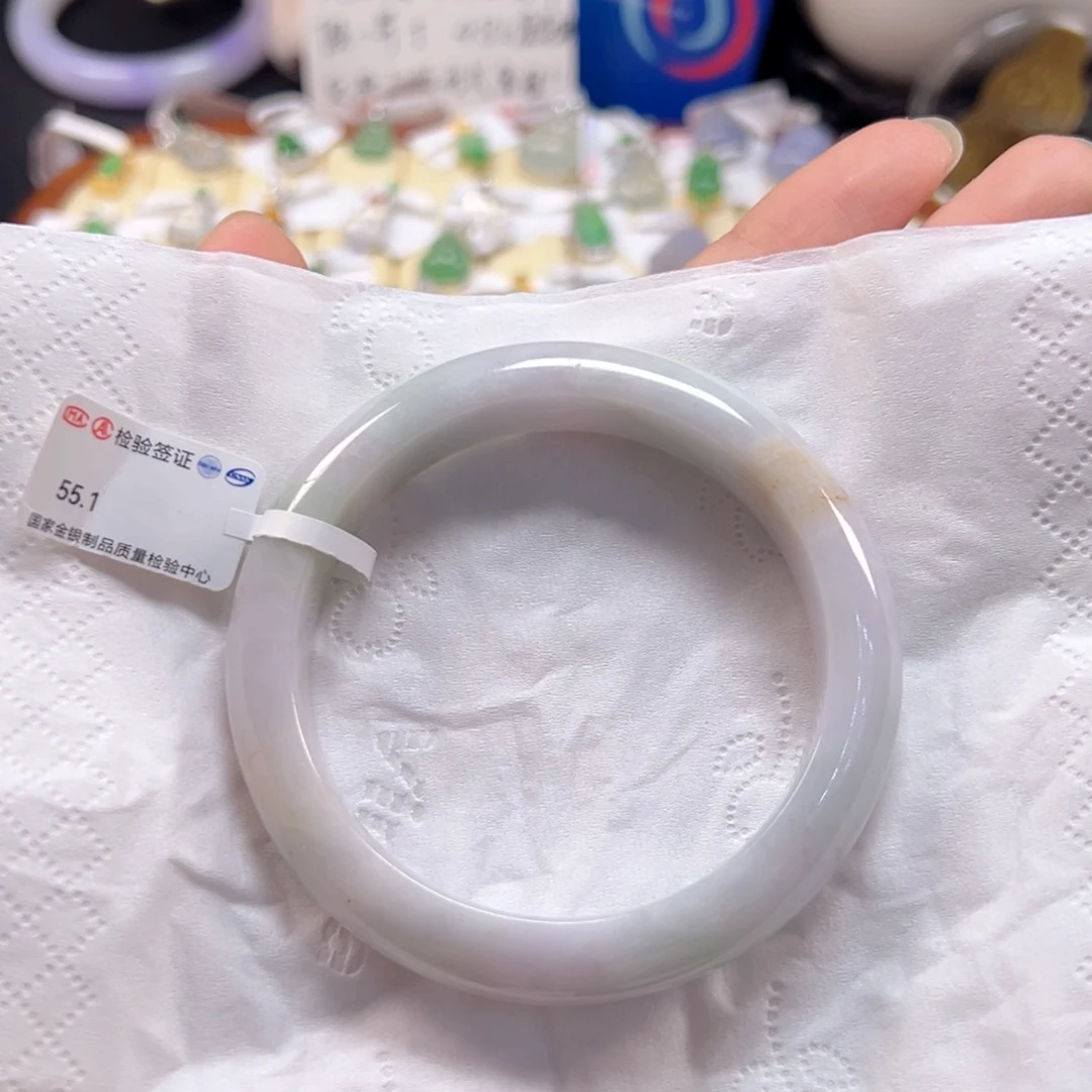 翡翠手镯未镶嵌3