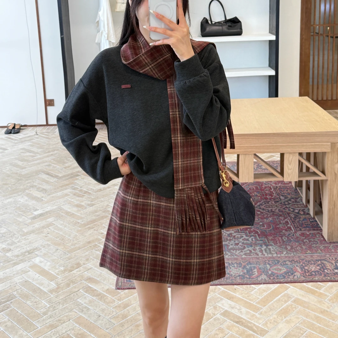 【椰子夫妇】韩系慵懒圆领套头卫衣配格纹休闲半身裙套装 247