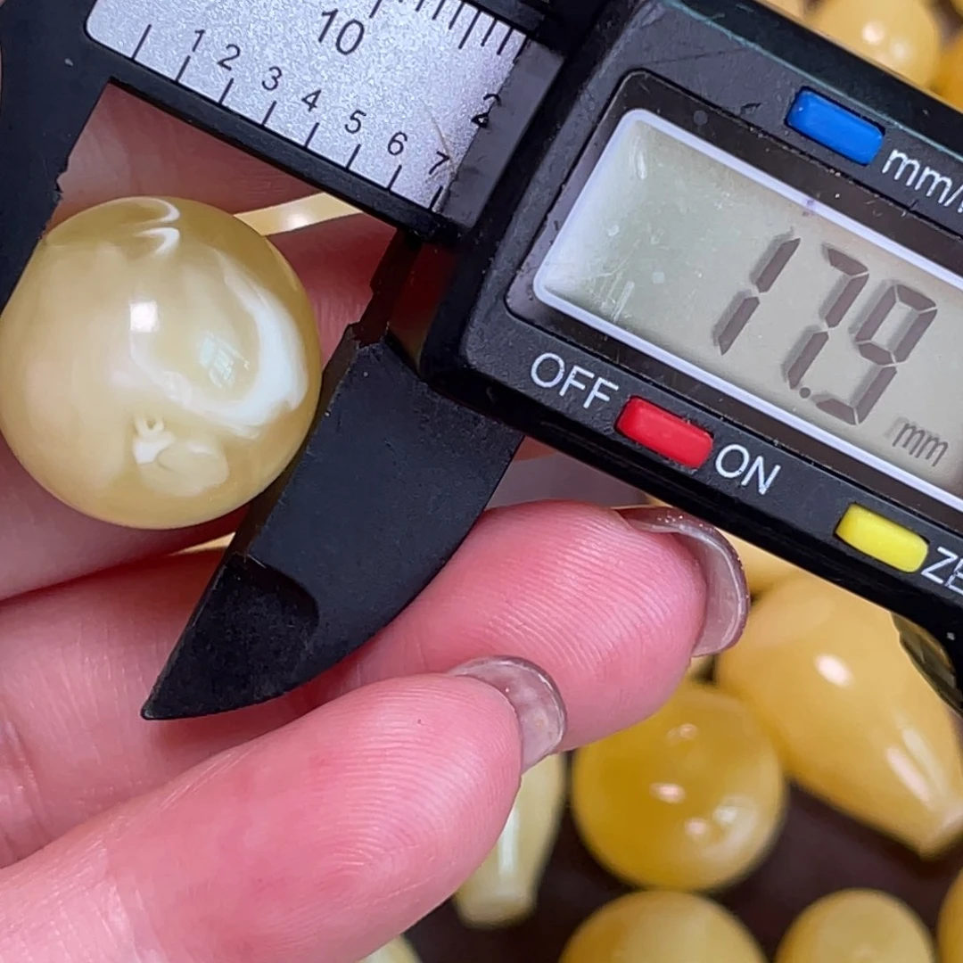 未镶嵌蜜蜡裸石189