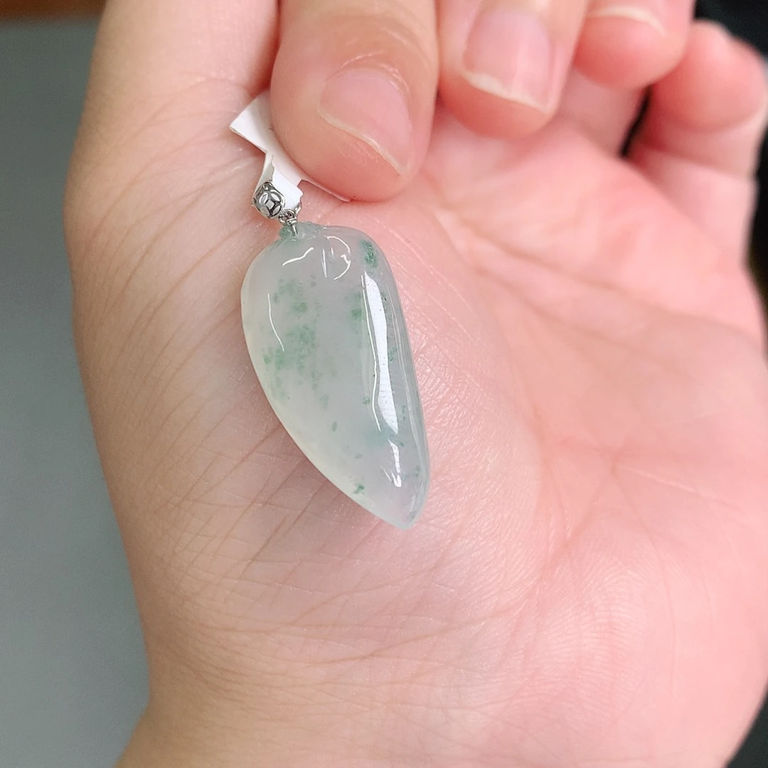 翡翠18K金镶嵌颈饰冰飘绿福瓜24-12-5.8