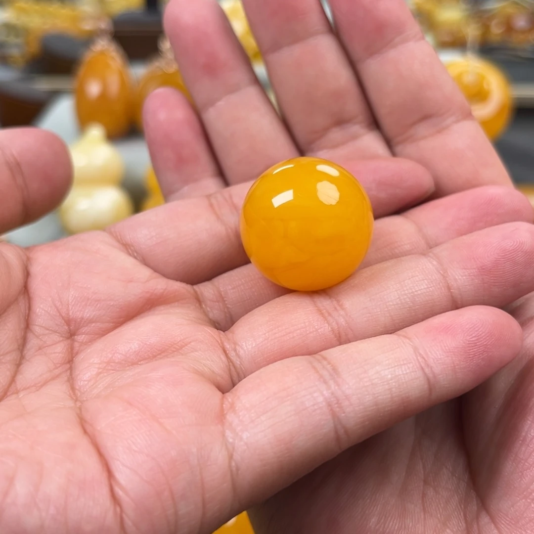 蜜蜡未镶嵌珠宝奇石