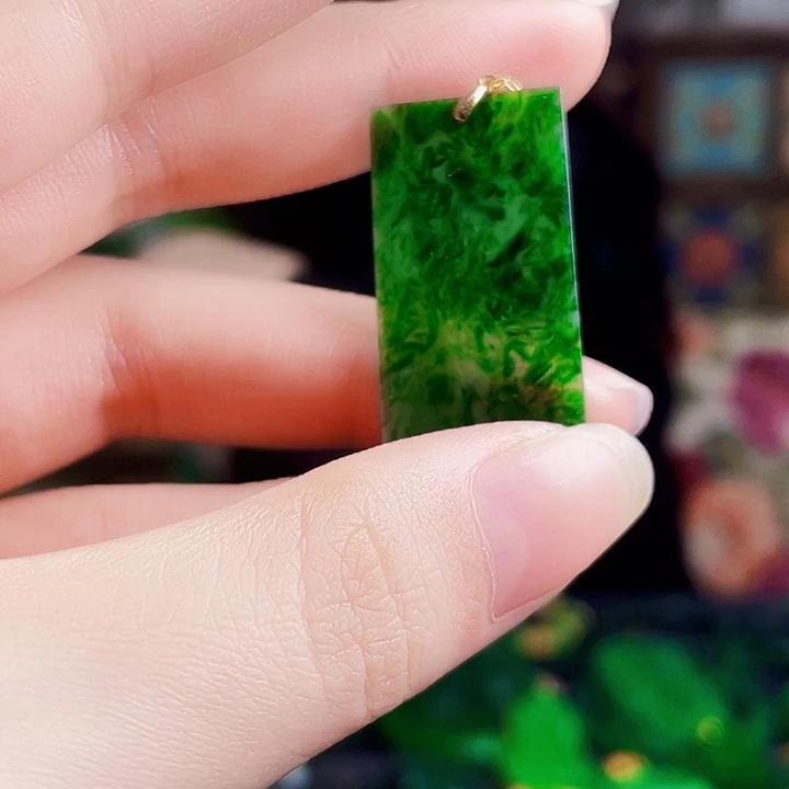 翡翠18K金镶嵌颈饰多样性