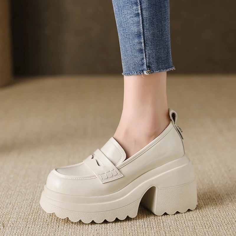 小个子软底小皮鞋10cm休闲米白色厚底松糕乐福鞋2025春款百搭单鞋