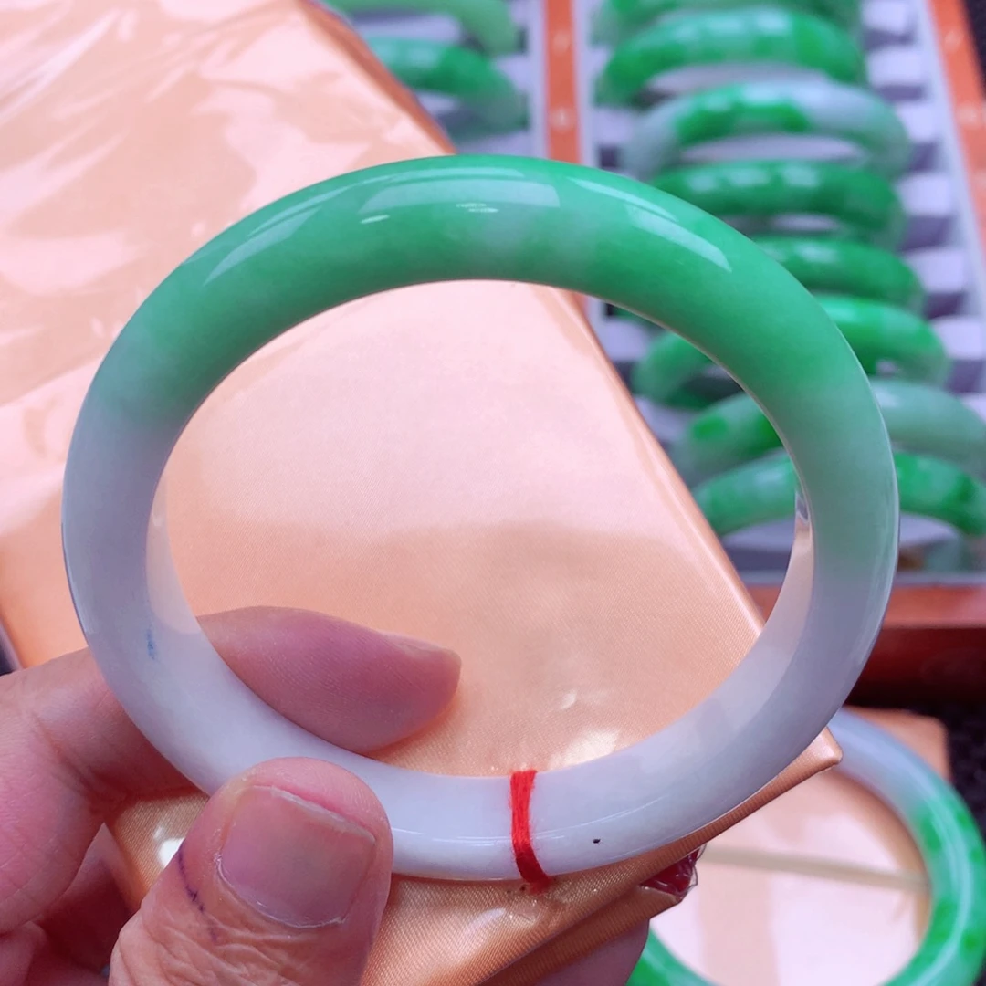 翡翠未镶嵌手镯翡翠
