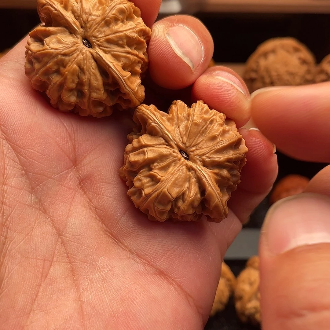 a***n文玩核桃吊坠核王