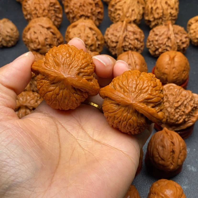【闪购商品】文玩核桃把件44绣球