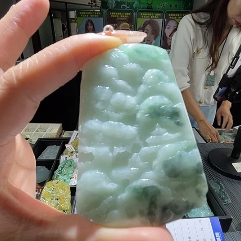 颈饰未镶嵌翡翠一个