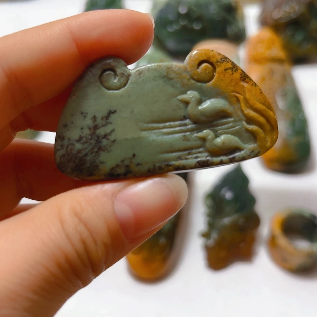 岫岩河磨玉（透闪石质玉）挂件未镶嵌魅****轮