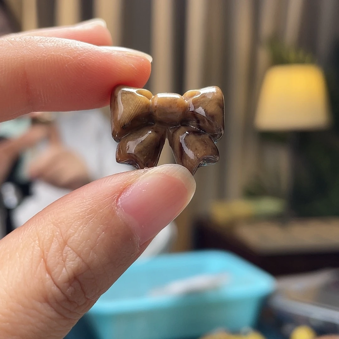 蜜蜡未镶嵌裸石吊坠