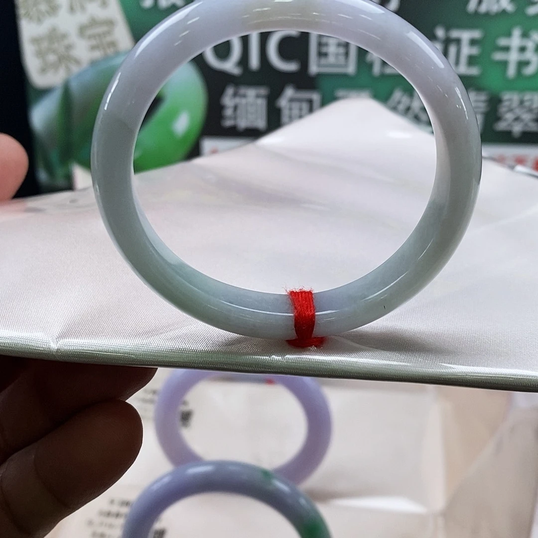 翡翠未镶嵌手镯贵妃