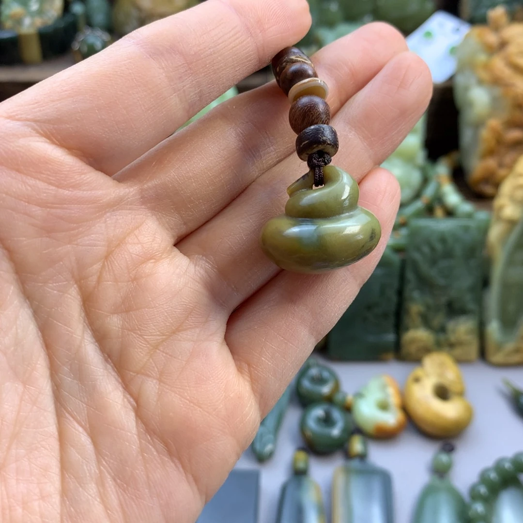 未镶嵌岫岩河磨玉（透闪石质玉）珠宝奇石遇**晴