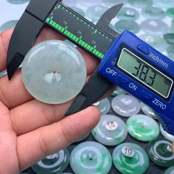 翡翠颈饰未镶嵌缅甸天然A货翡翠