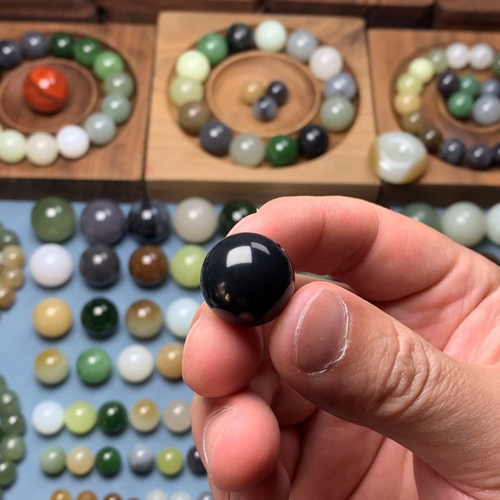 和田玉卡18单珠未镶嵌赤****司