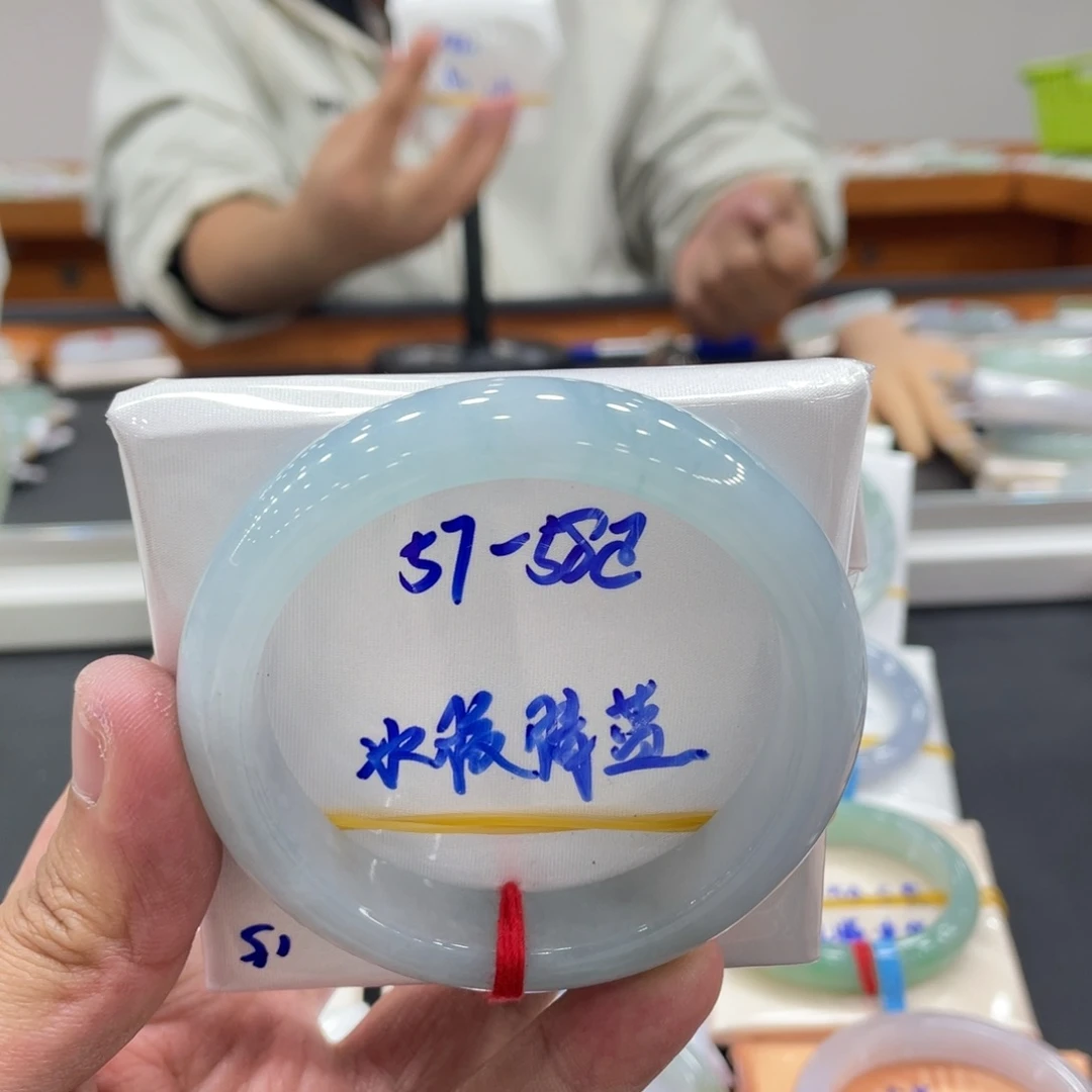 翡翠未镶嵌手镯缅甸翡翠