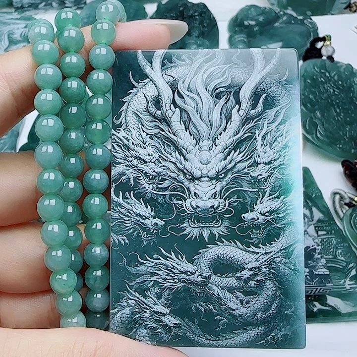 翡翠未镶嵌颈饰多样性发货天然的A货翡翠