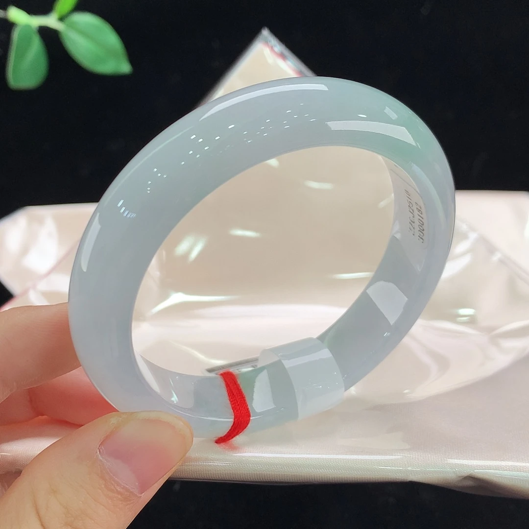 翡翠未镶嵌手镯0182