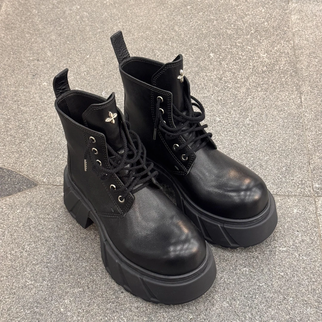 马丁靴黑色英伦风系带时尚女工装靴四季通用女靴增高女靴子