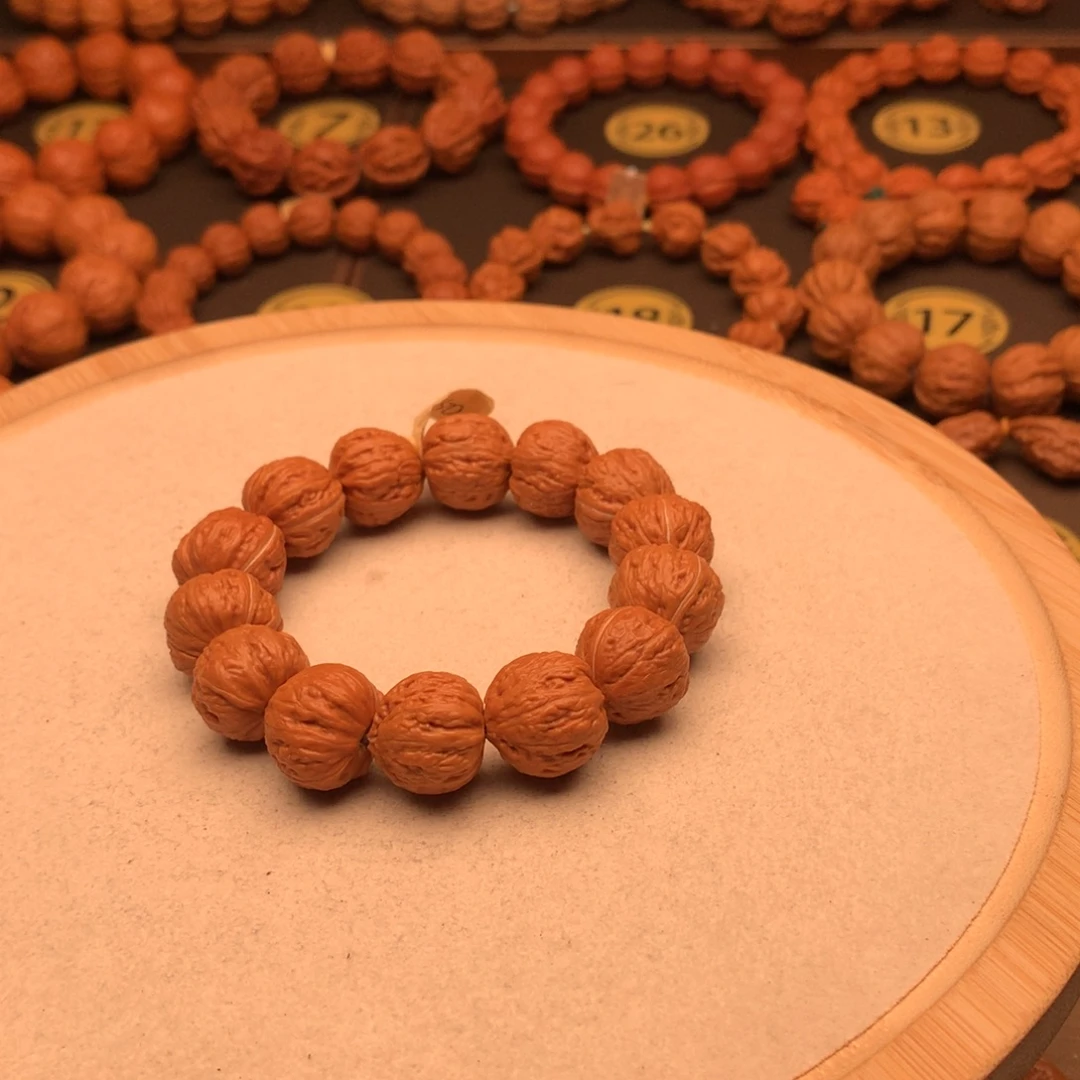 文玩核桃手串方爱心