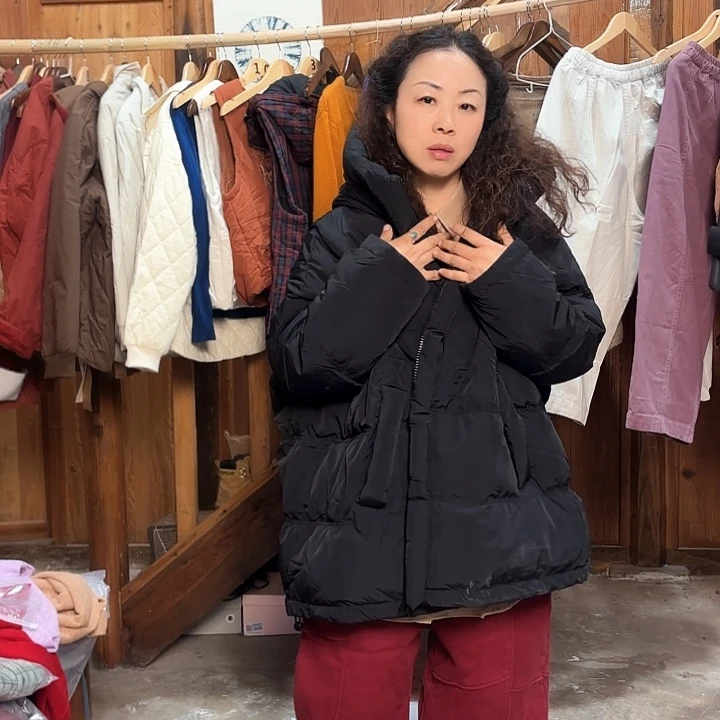 黑色中长款白鸭绒羽绒服外套