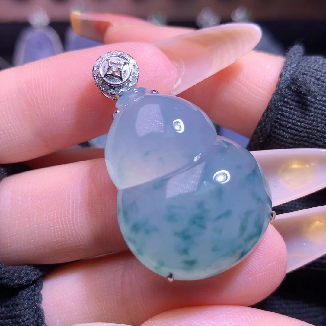 翡翠18K金镶嵌吊坠(赠链)