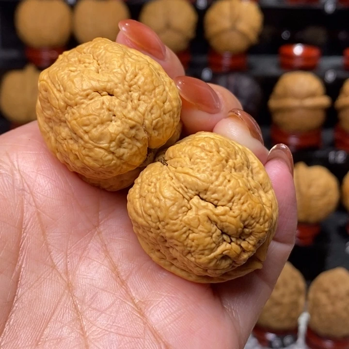 文玩核桃把件平头蝉…………104