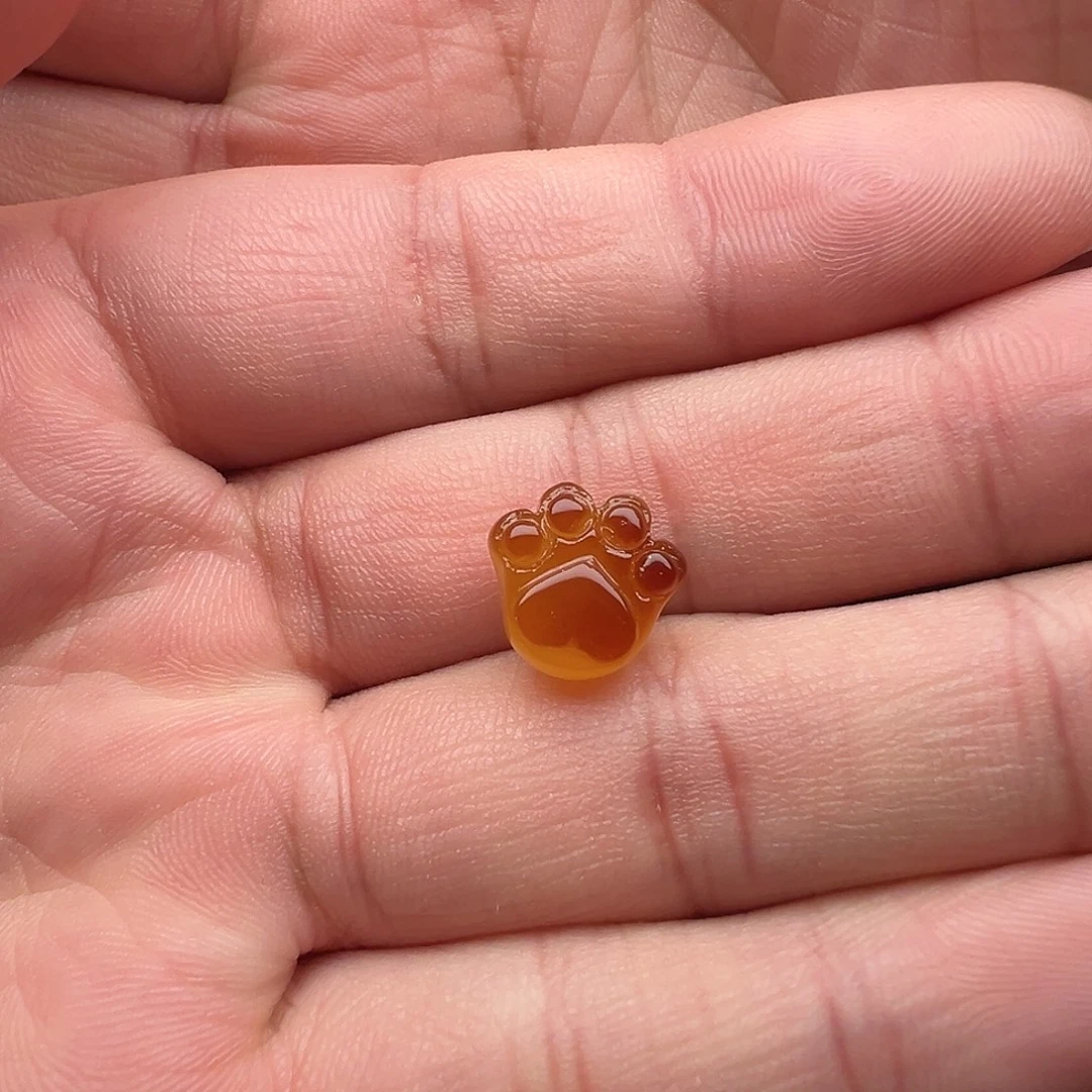 蜜蜡未镶嵌颈饰熊掌提溜（打孔不退换）