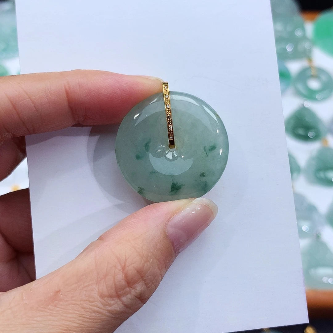 颈饰18K金镶嵌翡翠翡翠吊坠