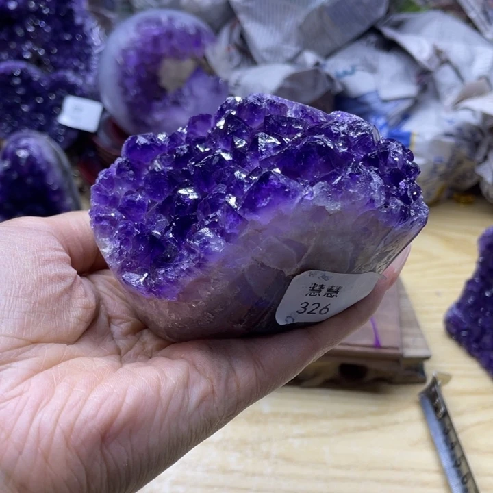 未镶嵌水晶大型摆件（非配饰）