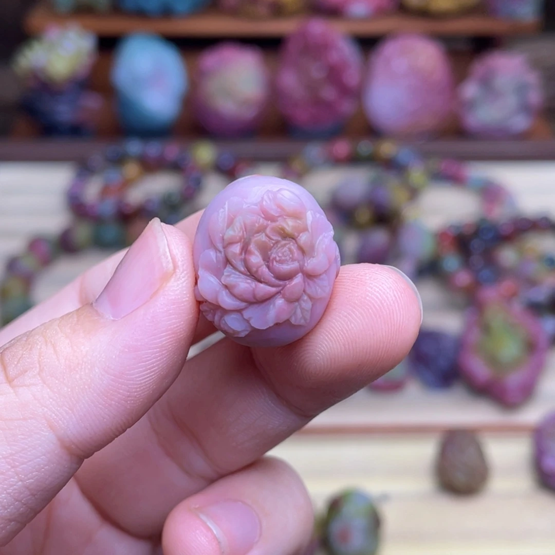 东***生未镶嵌玛瑙/玉髓珠宝半成品盐源玛瑙苏工牡丹花