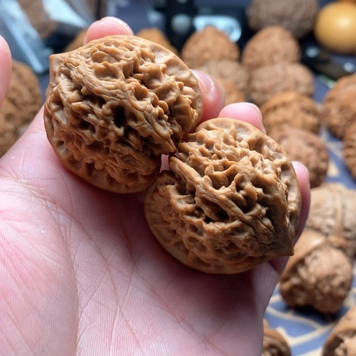 中***竿吊坠桃核文玩核桃太行龙纹