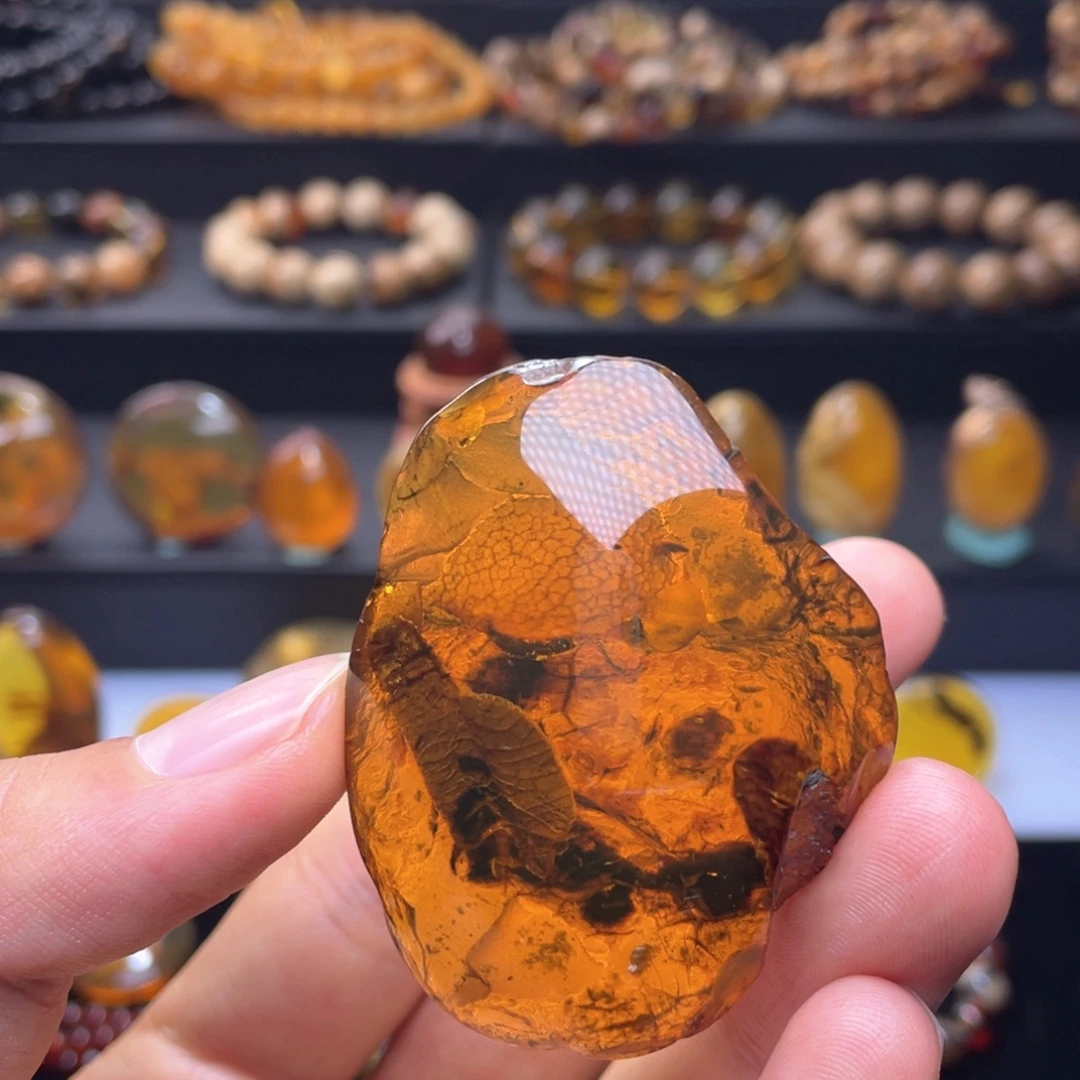 琥珀未镶嵌颈饰特色植物吊坠