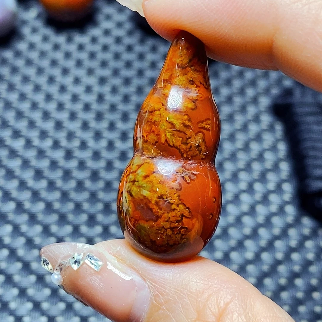 未镶嵌颈饰玛瑙/玉髓三*