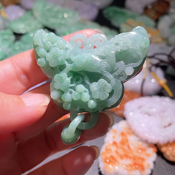 颈饰未镶嵌翡翠天