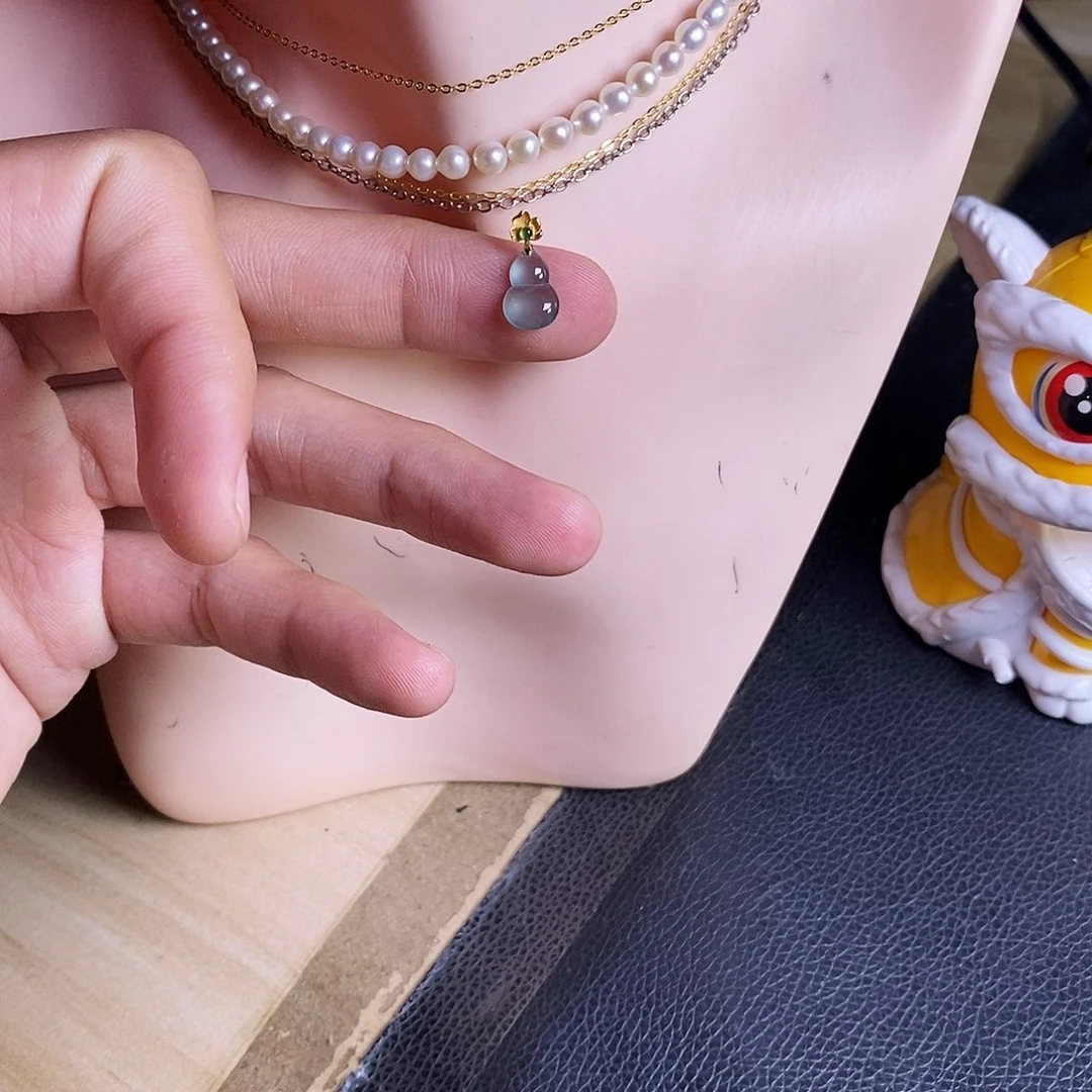 颈饰18K金镶嵌翡翠