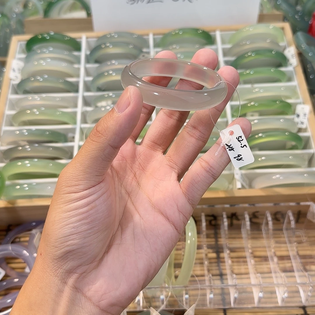 玛瑙/玉髓未镶嵌手镯圈口52.5