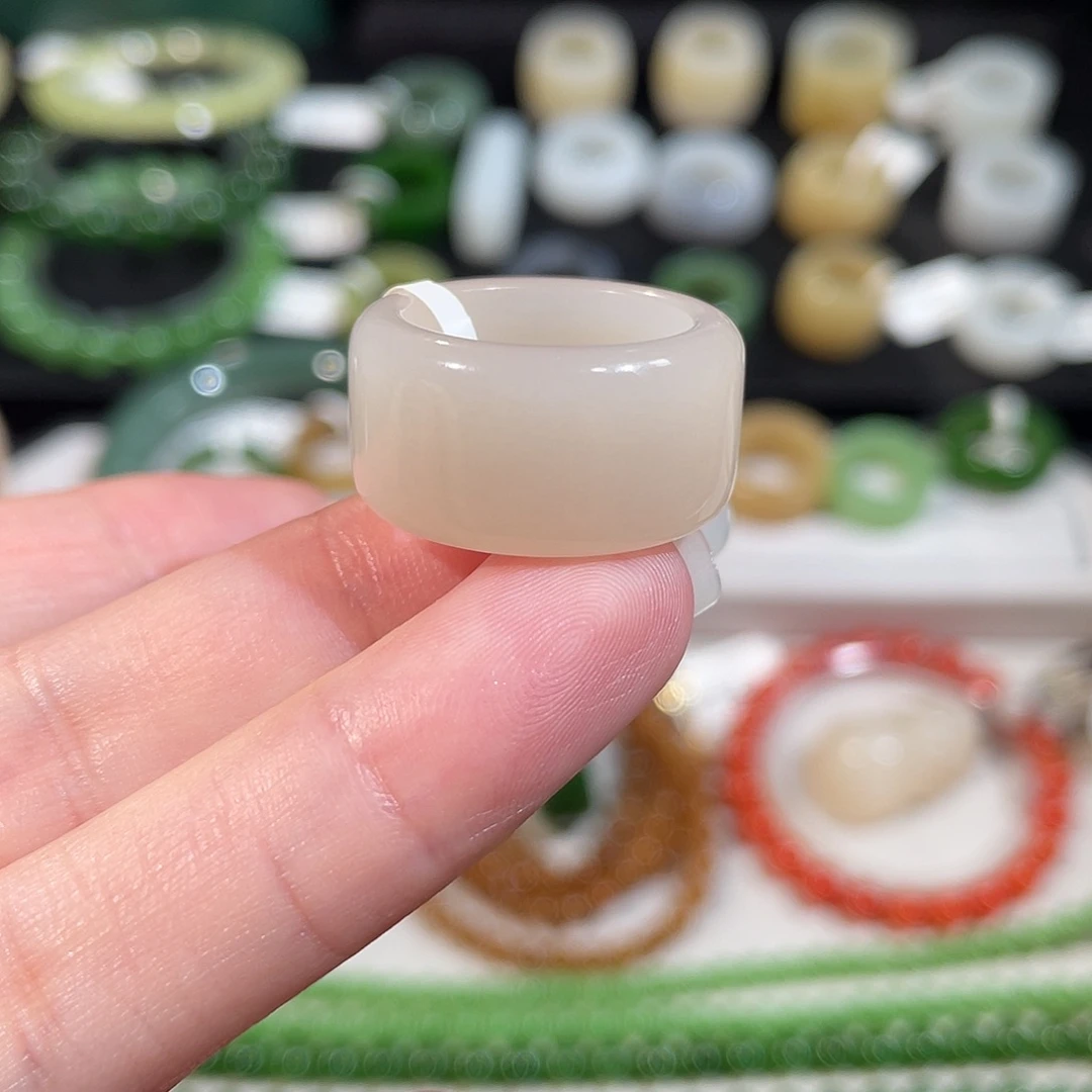 和田玉未镶嵌戒指