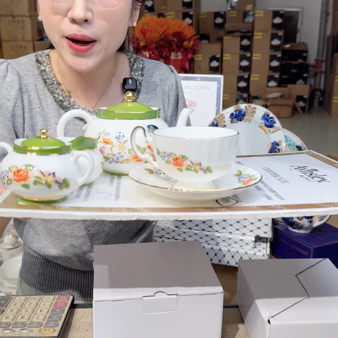 骨瓷床边茶杯礼盒一壶2杯碟糖罐一个+奶罐一个