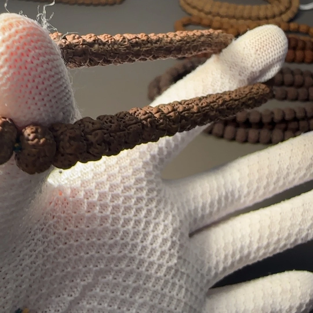 牧***、金刚菩提吊坠顶级平细手持