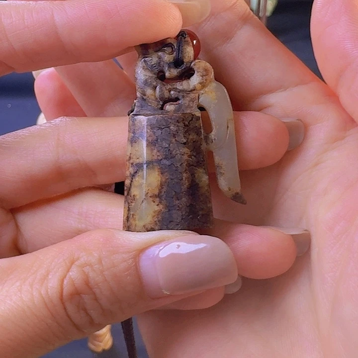 满***7和田玉未镶嵌颈饰