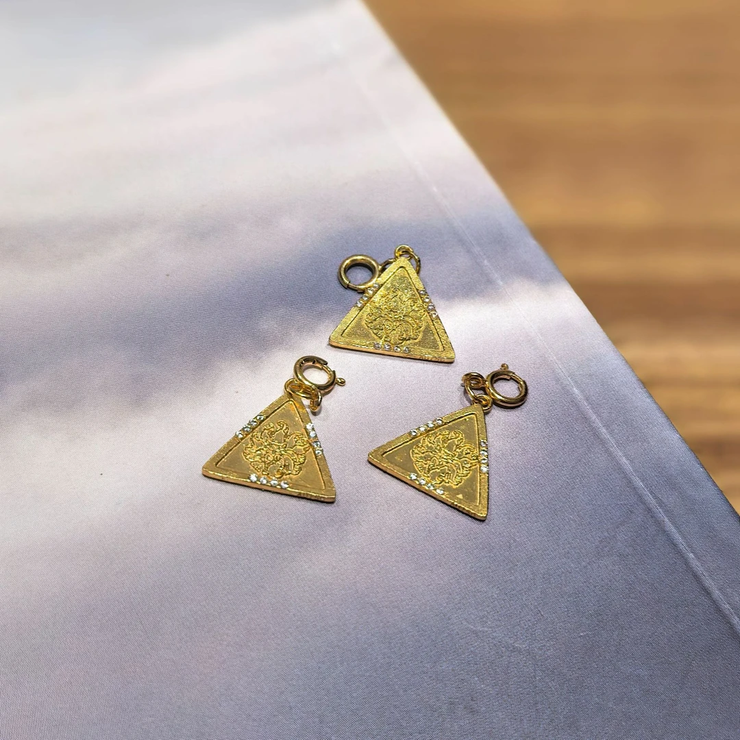 【琪钰】仙九 · 18K金凤九三角吊坠-L250328112（多样性发一个）